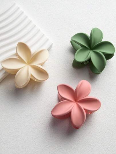 BoldBloom Clasp – Oversized Grip, Effortless Elegance (1-pc)