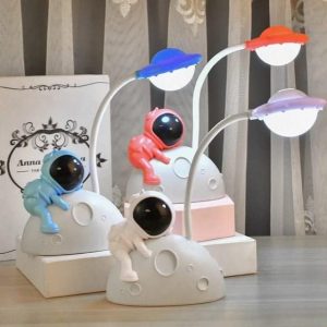 GalaxyGlow Astronaut LED Desk Lamp – Flexible & Rechargeable (1-Pc)