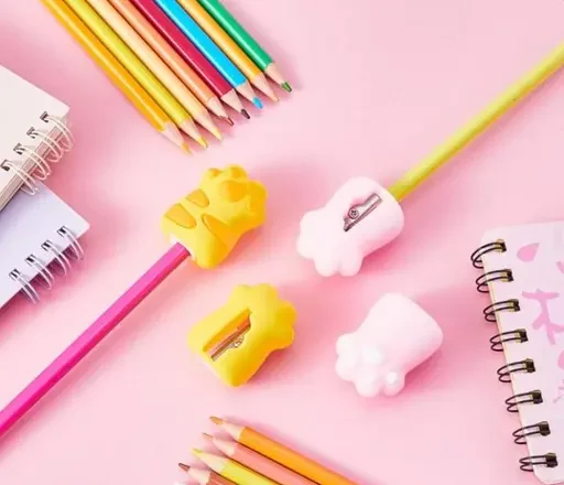 Cute Paw Manual Pencil Sharpener – Handheld Stationery Tool for Kids, School & Home Use (Pink, Yellow) (1-Pc)